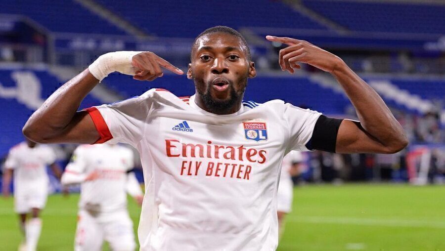 Toko Ekambi brille à Lyon