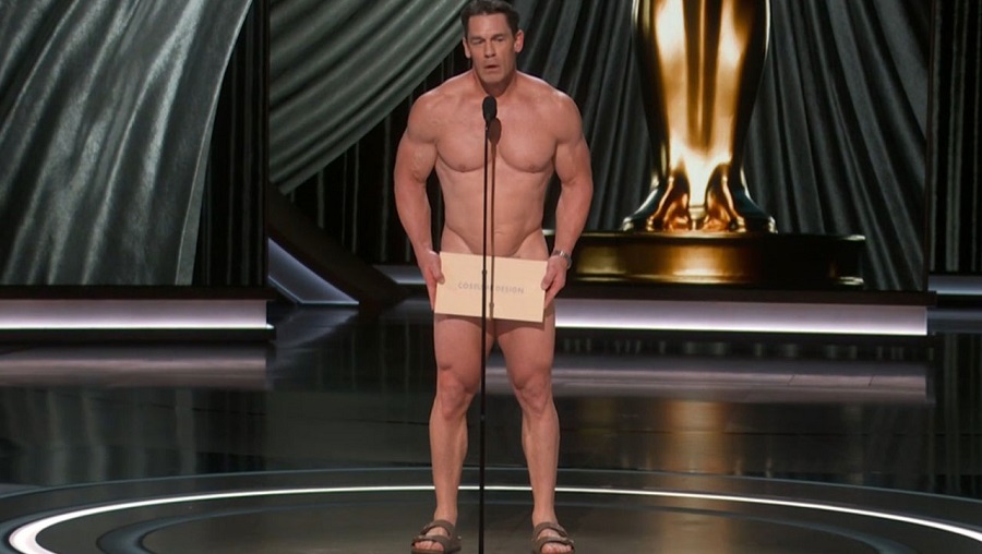 Le catcheur John Cena nu sur la scène des Oscars 2024